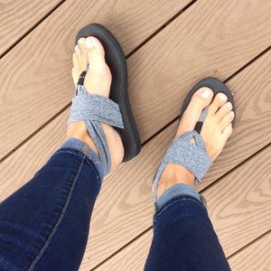 SUPER COMFY Skechers Yoga Foam sandals